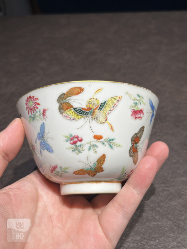 清光绪 粉彩描金百蝶盖碗一对 - 图15